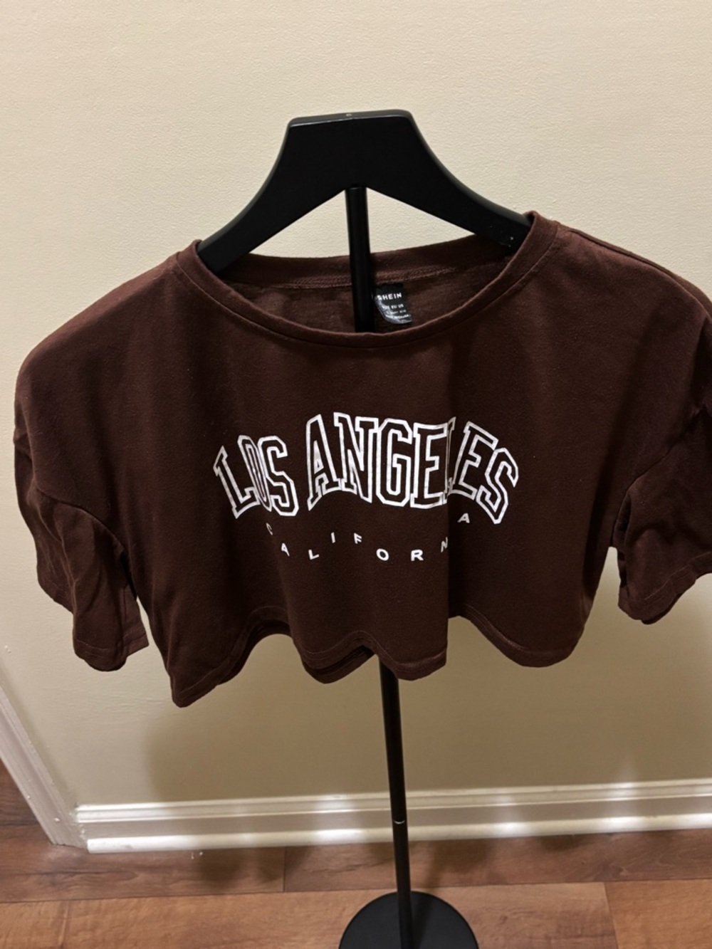 Lot Of Two Women LOS ANGELES CALIFORNIA Graphic Crop Tee & T-shirt Sz Large,  3x - Picture 9 of 11